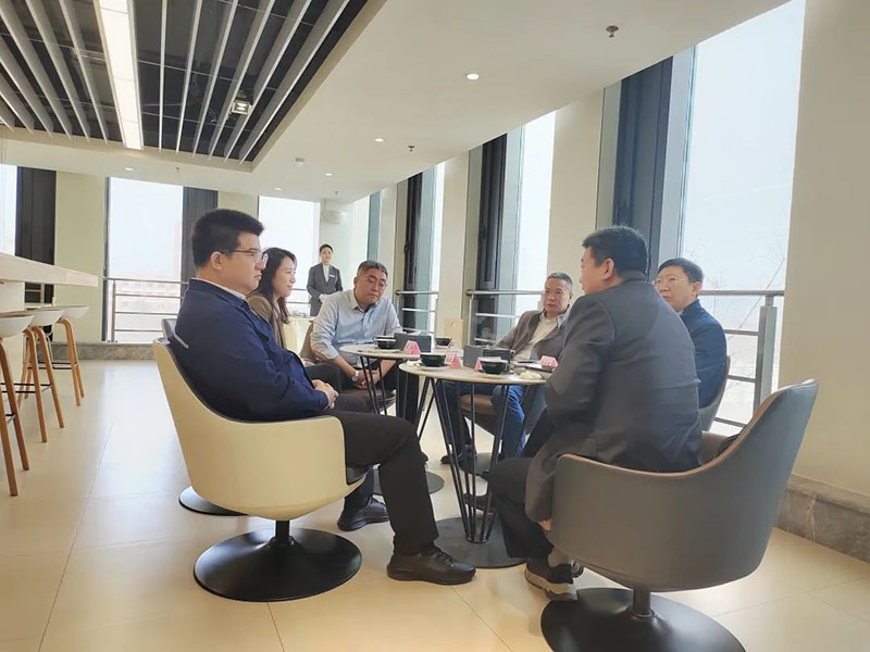 1736846345170320.jpg 640 (1).jpg