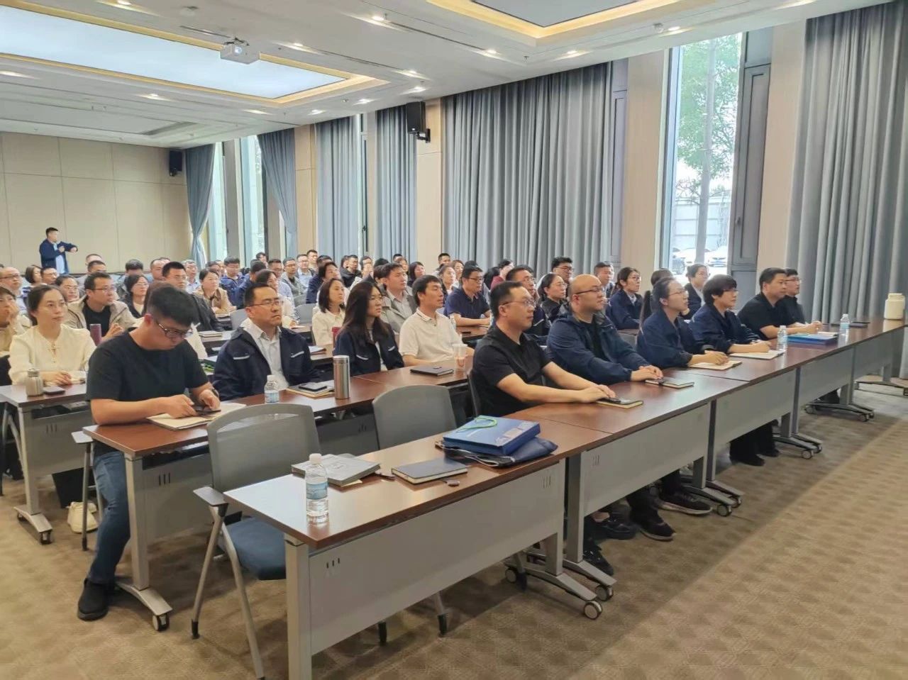 1758166059588268.jpg 007fb7ed97f5a492e2e516f6d16505b6.jpg